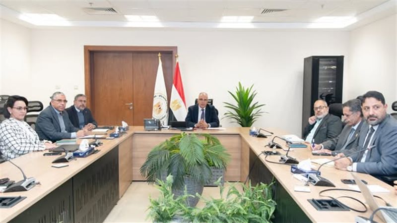 خلال الاجتماع 