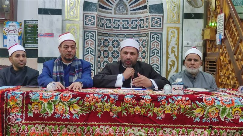 وكيل وزارة الأوقاف بالفيوم يلتقى الأئمة والعاملين بإدارة سنو