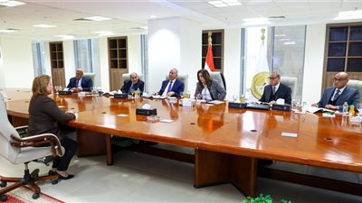 وزيرة التنمية تجري مقابلات مع 82 متقدمًا للوظائف القيادية بالمحافظات