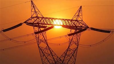رئيس الوزراء يتابع استعدادات الشبكة الكهربائية لصيف 2025