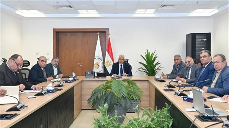 خلال الاجتماع 