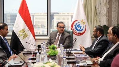 وزير الصحة يبحث خطة تحسين نتائج العلاج لمرضى السرطان