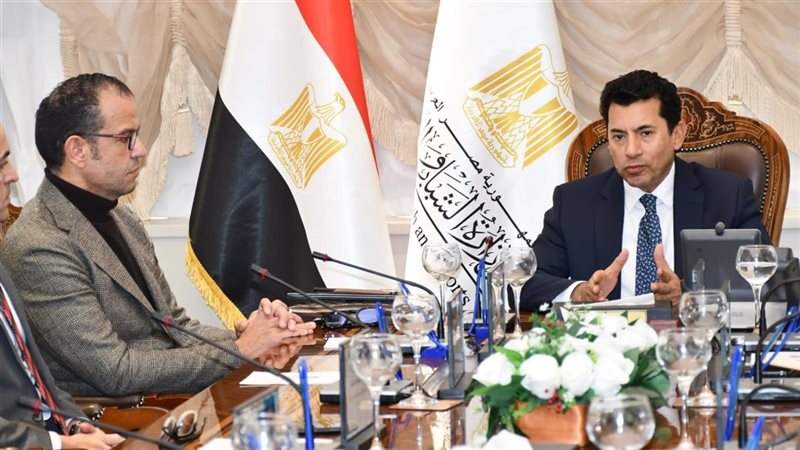 وزير الشباب والرياضة 