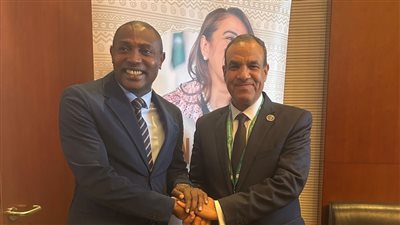 وزير الخارجية يبحث مع نظيره من جزر القمر آليات تعزيز التنسيق المشترك بين البلدين