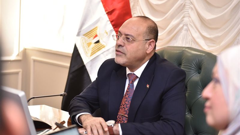 وزير العمل محمد جبران خلال اللقاء