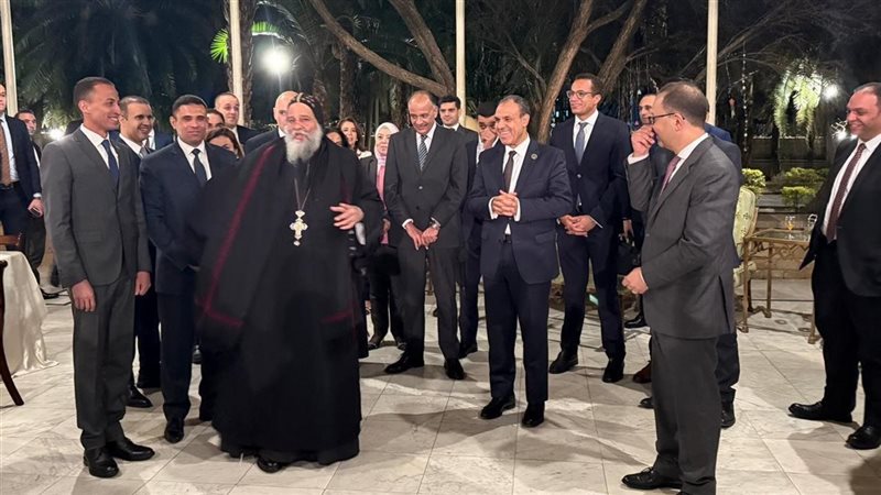 وزير الخارجية مع الجالية المصرية 