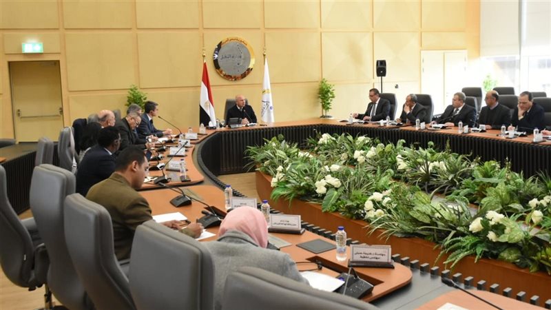 نائب رئيس الوزراء وممثلو البنك الدولي