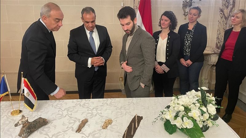 وزير الخارجية في باريس