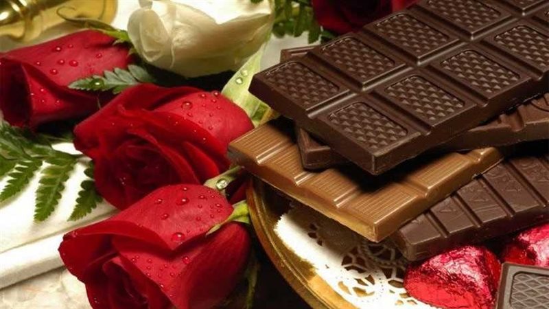 ورد وشوكولاتة 