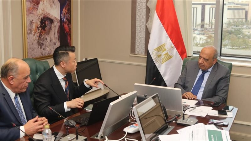 الدكتور محمود عصمت 
