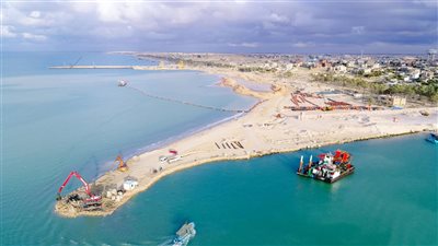 إعادة فتح ميناء العريش البحري بعد تحسن الأحوال الجوية