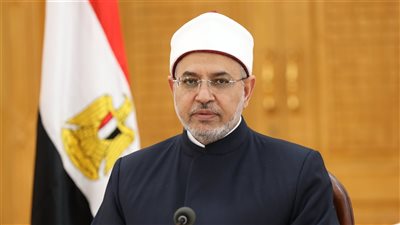 بلاغة القرآن في استخدام الجمع مع المفرد.. تفسير دقيق من رئيس جامعة الأزهر