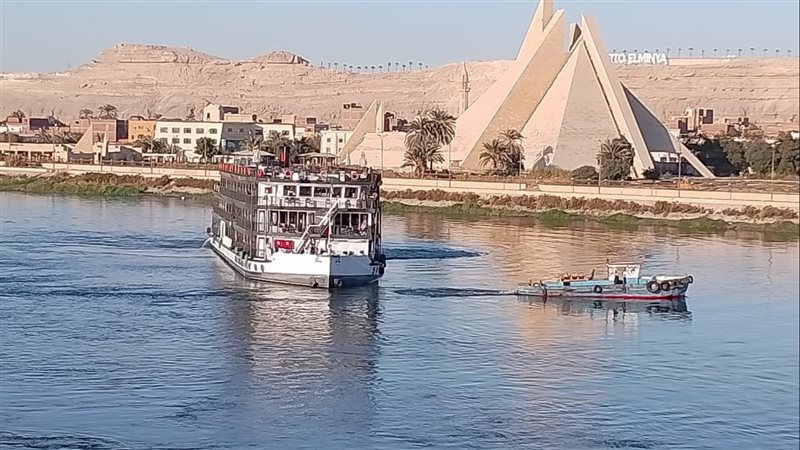 الباخرة المشحوطة 