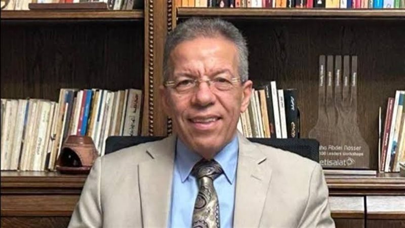 الدكتور أسامة عبد الحي، نقيب الأطباء،