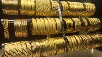 واصل ارتفاعه محليًا وعالميًا.. سعر الذهب بمنتصف تعاملات اليوم