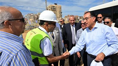 رئيس الوزراء يتفقد ويفتتح عددا من المشروعات ببورسعيد