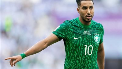 سالم الدوسري يقترب من حسم لقب الأفضل في آسيا