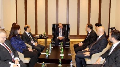 وزير التجارة يجتمع مع مسئولي الشركات التركية لبحث التعاون الاقتصادي والتجاري
