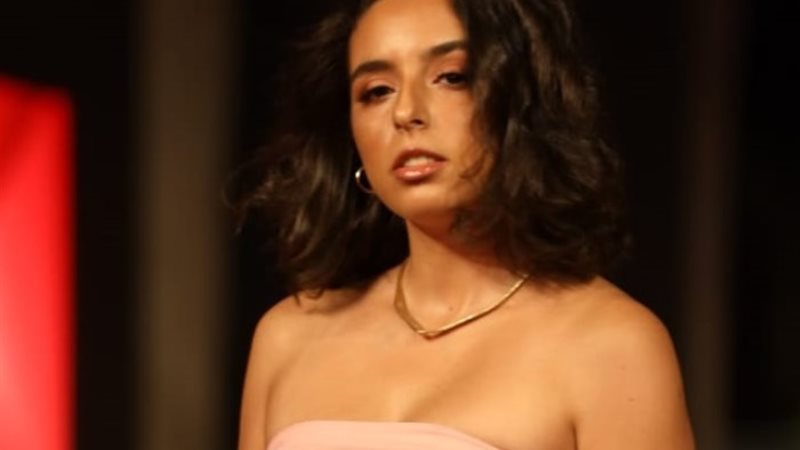 الفنانة سارة عبدالرحمن