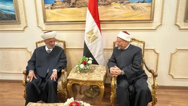 مفتي لبنان يصل القاهرة