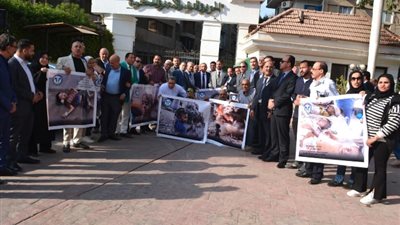 عبدالسند يمامة يتقدم وقفة رمزية لمناصرة فلسطين