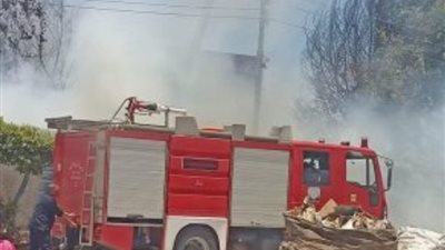 السيطرة على حريق هائل داخل عقار بمصر القديمة