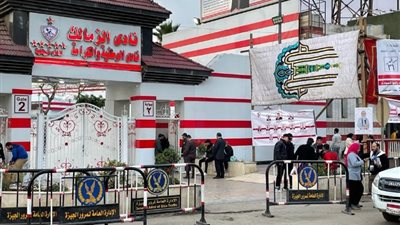 مشادات بين الحسيني سمير وحسام المندوه أمام اللجان الانتخابية بالزمالك