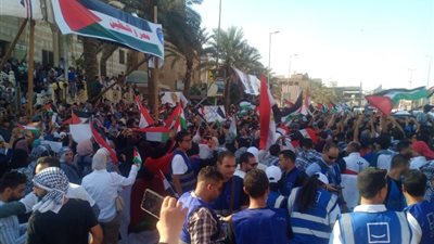 علم مصر وفلسطين يزين ميدان الحصري في وقفة تضامنية مع غزة