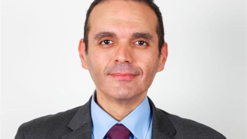 الدكتور مدحت نافع