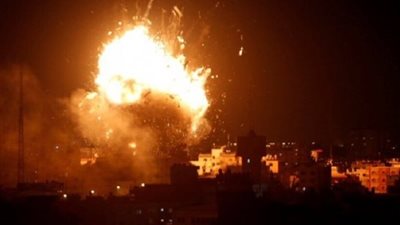 جيش الاحتلال يشن سلسلة غارات بالقرب من مستشفى القدس