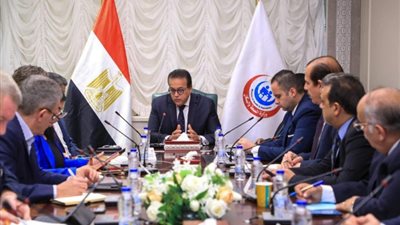 وزير الصحة : ما زلنا نوفر المساعدات الطبية العاجلة لقطاع غزة