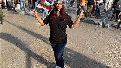 رنا سماحة تدعم القضية الفلسطينية من خلال الهلال الأحمر