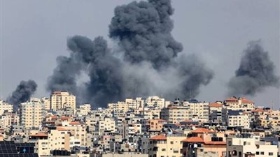 جيش الاحتلال يقصف ثلاثة مراكز  بمحيط مستشفى ناصر بخان يونس