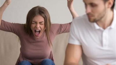 «والدته بتقولي مخلفتوش ليه لحد دلوقتي».. زوجة ترفع دعوى خلع ضد زوجها