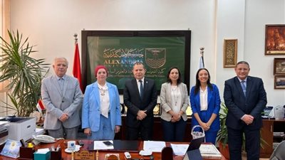 لقاء بكلية الدراسات الاقتصادية والسياسية للتعريف بالمنحة الدراسية لجامعة شيكاغو