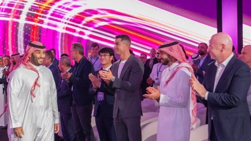 رونالدو خلال المشاركة في الجلسة النقاشية لمستقبل الرياضات ا