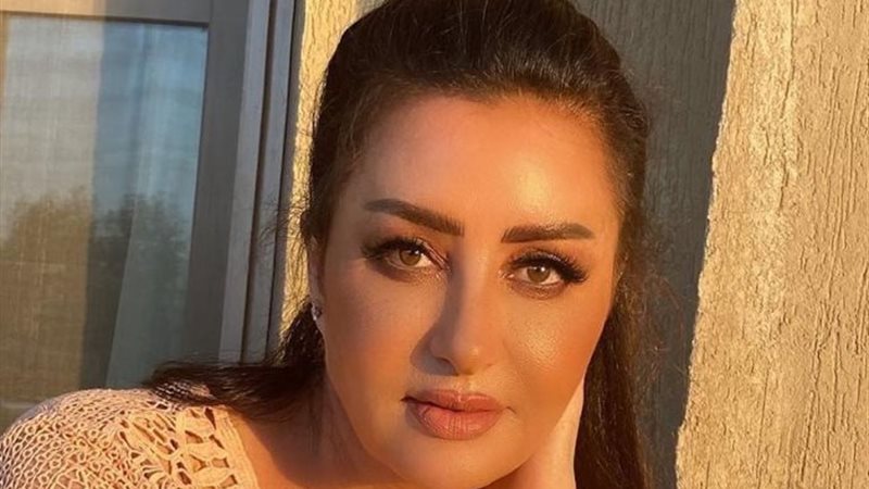 الفنانة لطيفة