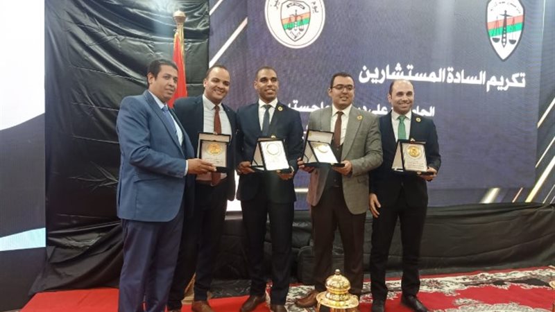 تكريم مستشاري النيابة الادراية