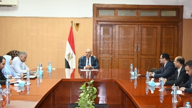 اجتماع وزير الري