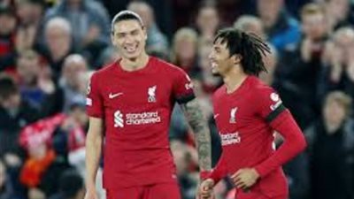 ليفربول يتقدم على تولوز بثلاثية في الشوط الأول