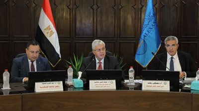 وزير التعليم العالي: تكثيف عمل مراكز رعاية الموهوبين والنوابغ بالجامعات