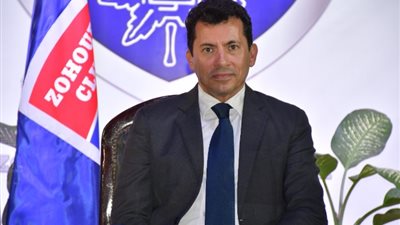 وزير الرياضة يهنئ رئيس اتحاد الكاراتيه بعد حصد  6 ميداليات ببطولة العالم