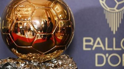 العالم يترقب إعلان الفائز بجائزة الكرة الذهبية 2023