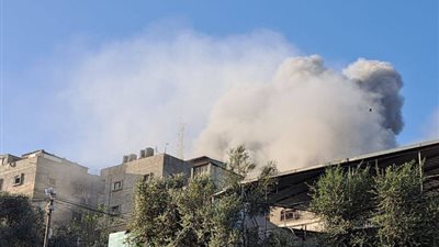 قصف صهيوني يستهدف مدخل مستشفى النصر للأطفال غرب غزة