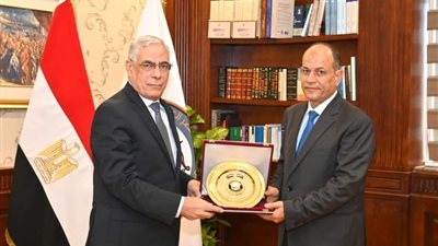 النائب العام يلتقي «القصير» و«آمنة» لوقف التعديات على الأراضي الزراعية