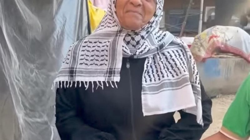 سيدة مسنة فلسطينية