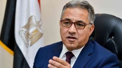 وزير التنمية المحلية يعرض خطة ضبط منظومة العمران على
