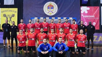الأهلي يكتسح بطل السعودية في افتتاح مشواره بمونديال اليد