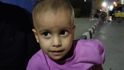 القصف منع خروجهم عدة أيام.. أطفال مرضى السرطان بغزة يدخلون مصر لتلقى العلاج