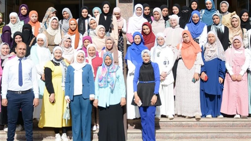 طالبات الزراعة بمنظمة الخريجين